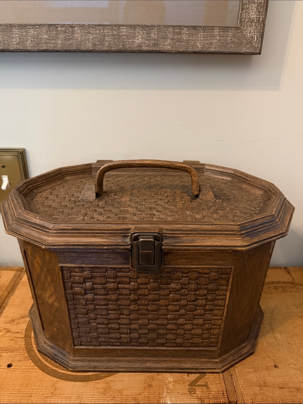 Vintage Faux Wooden Woven-Texture Sewing Box